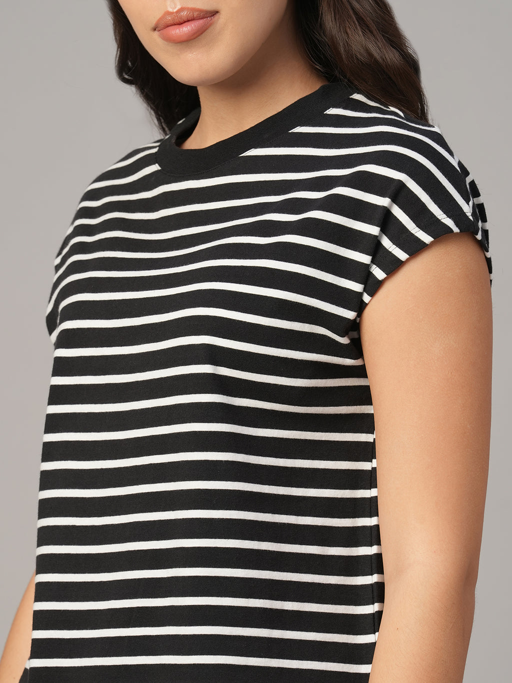 Women's Black 100% Organic Cotton Regular Fit Tshirt