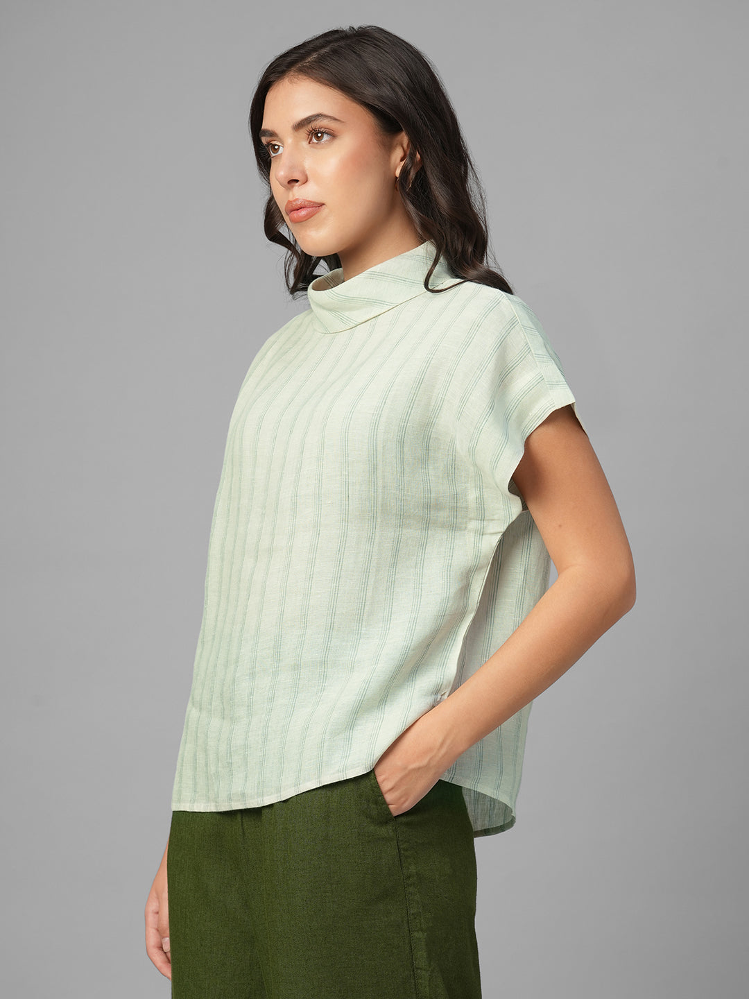 Women's Green 100% Linen Regular Fit Blouse
