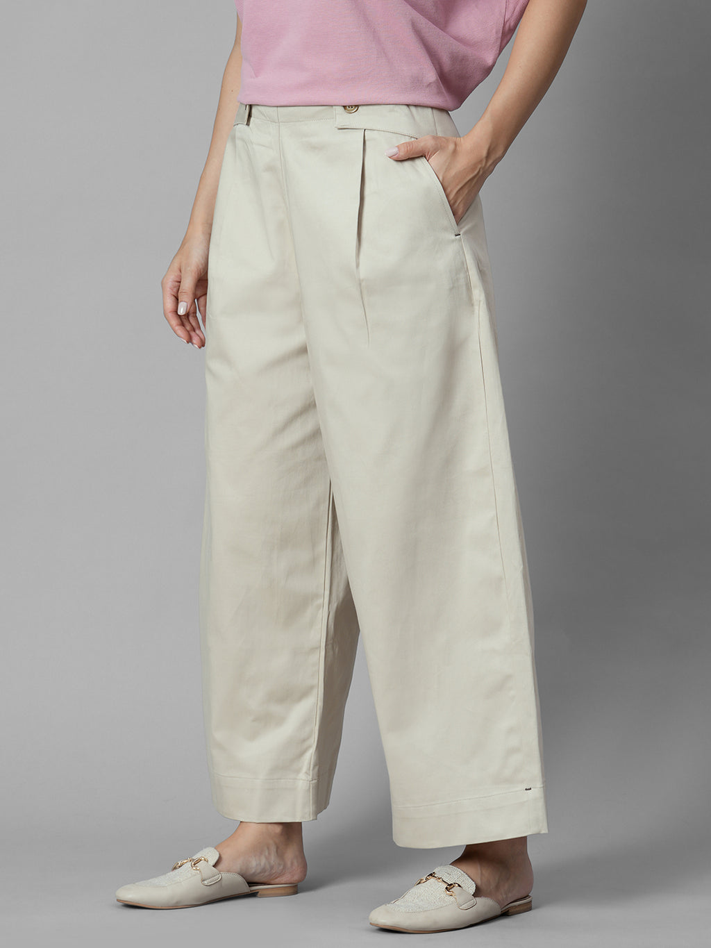 Women's Beige Cotton Lycra Regular Fit Pant