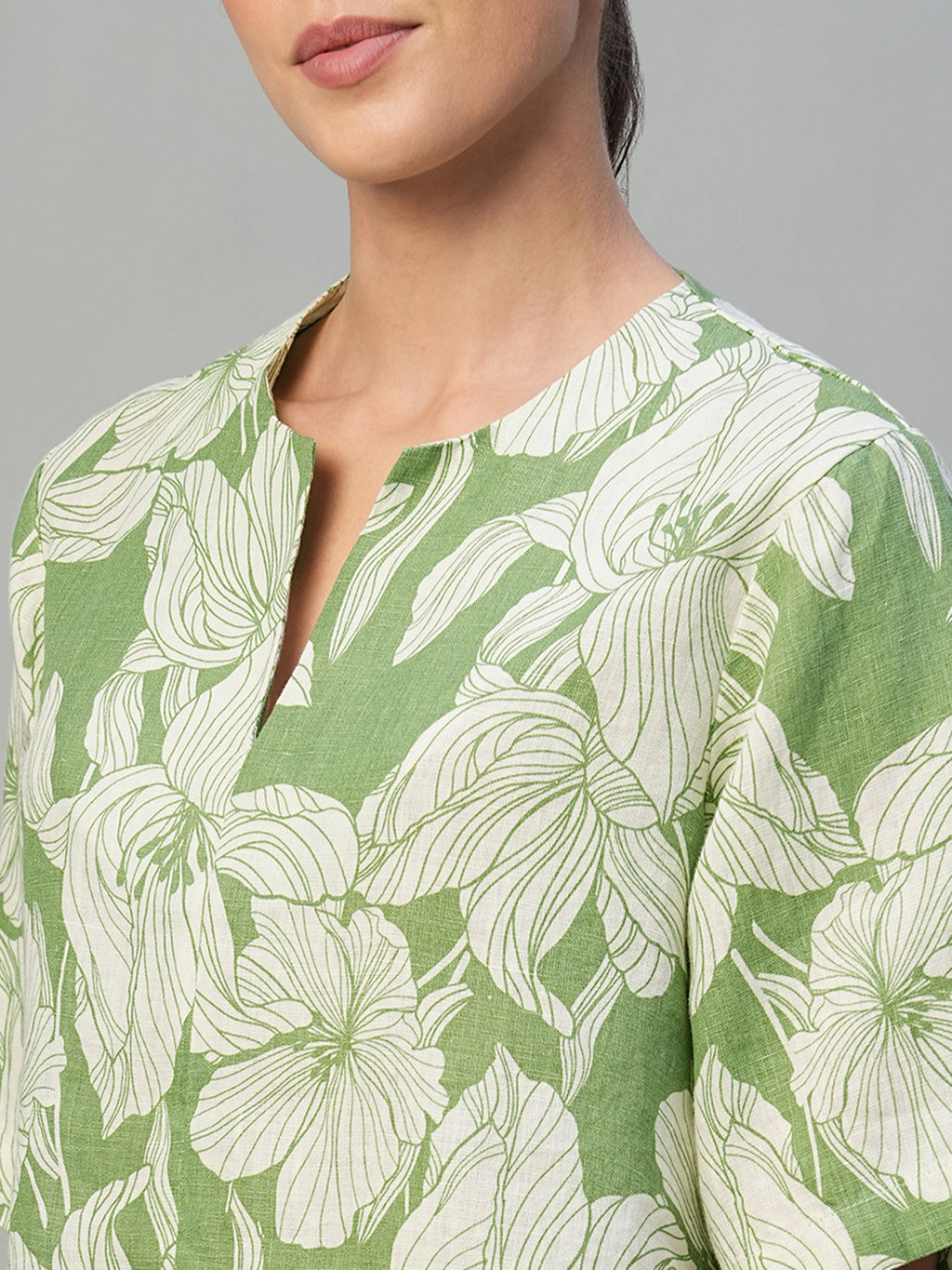 Women's Green 100% Linen Regular Fit Blouse