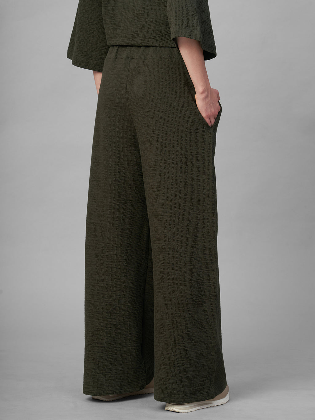 Women's Brown Cotton Elastane Loose Fit Knit Pant