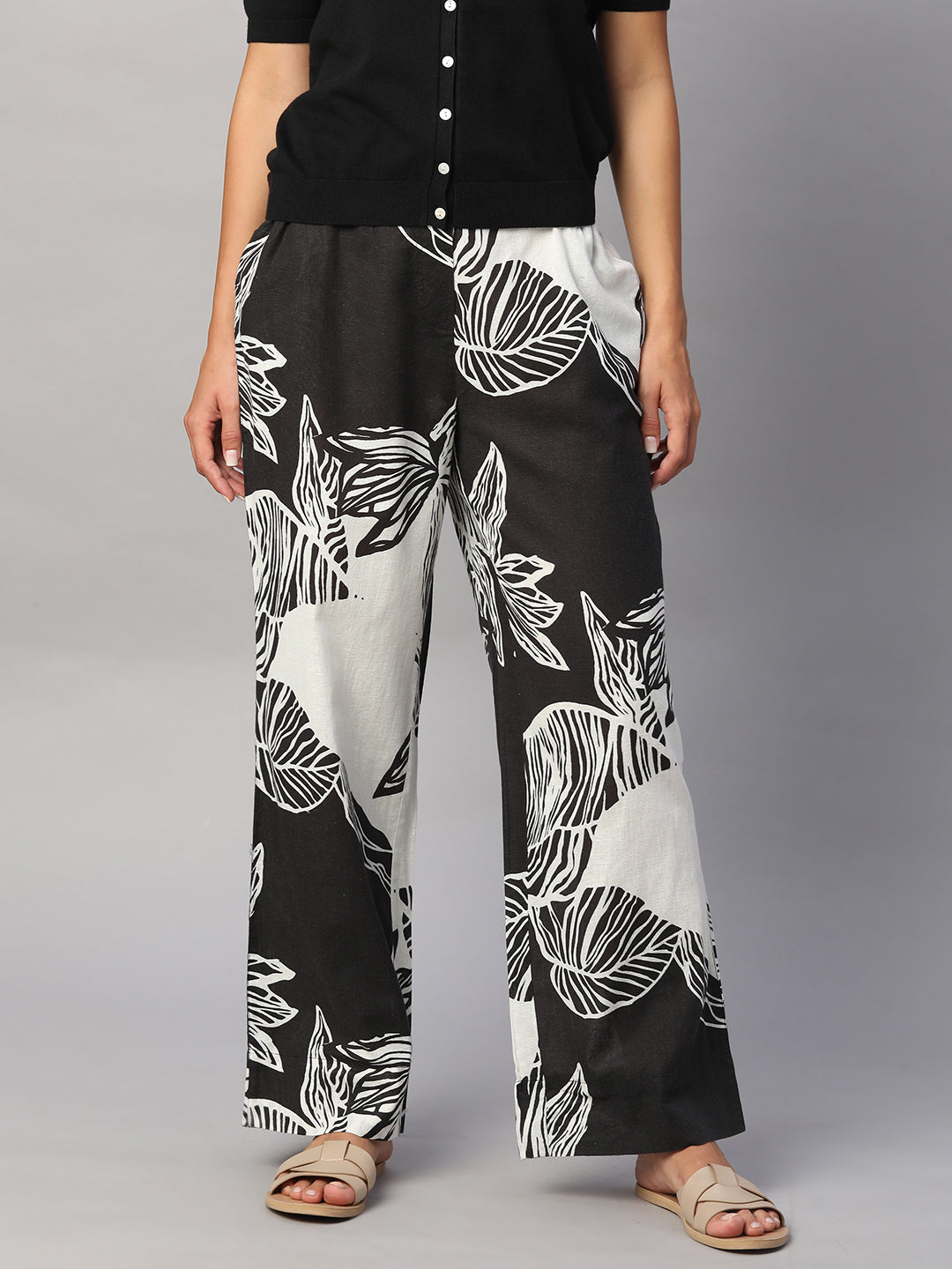 Women's White/Black Cotton Flax Regular Fit Pant