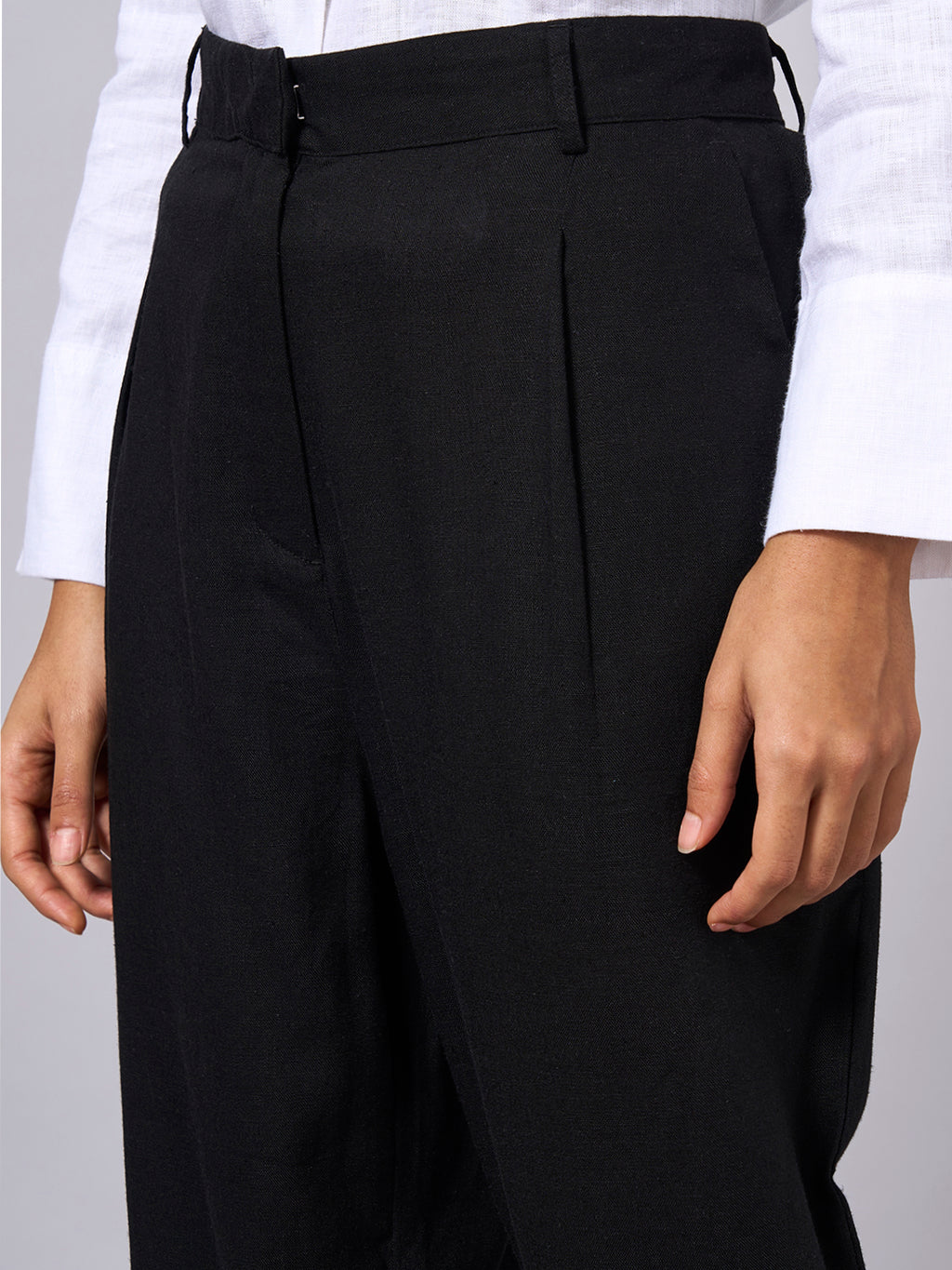 Women's Linen Viscose Regular Fit Tapered Pants Black