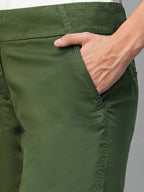 Women's Olive Cotton Lycra Regular Fit Shorts