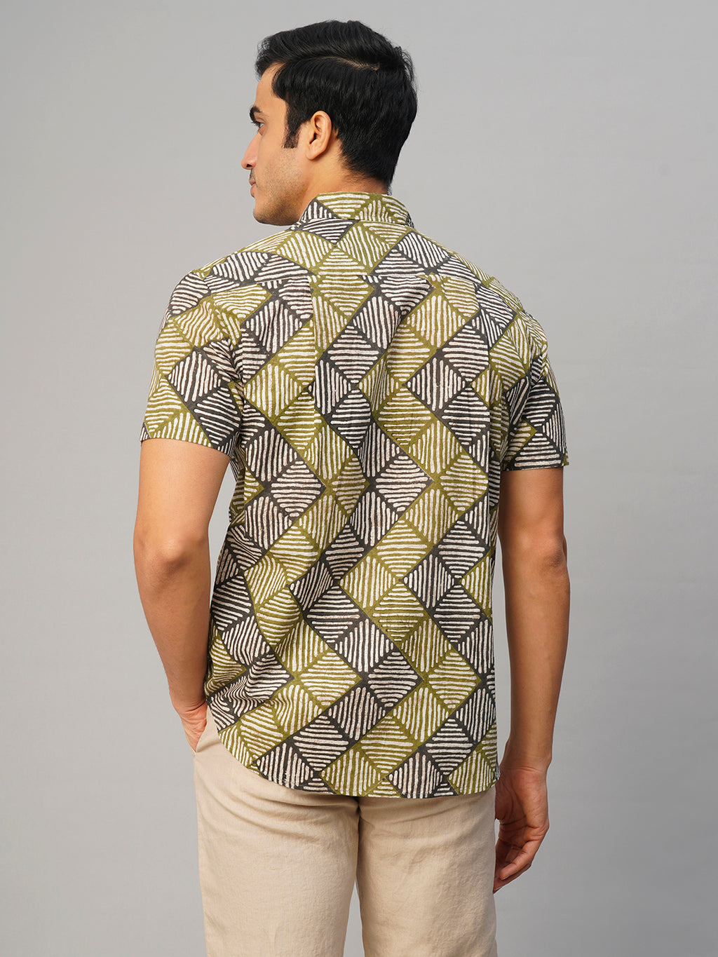 Men's Cotton Batik Printed Regular Fit Olive/Black Shirt