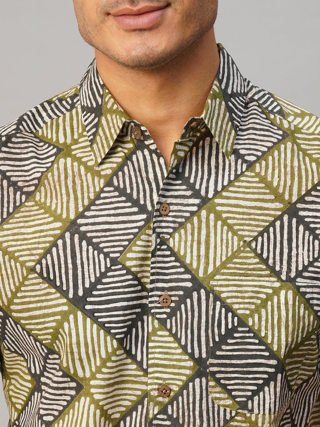 Men's Cotton Batik Printed Regular Fit Olive/Black Shirt