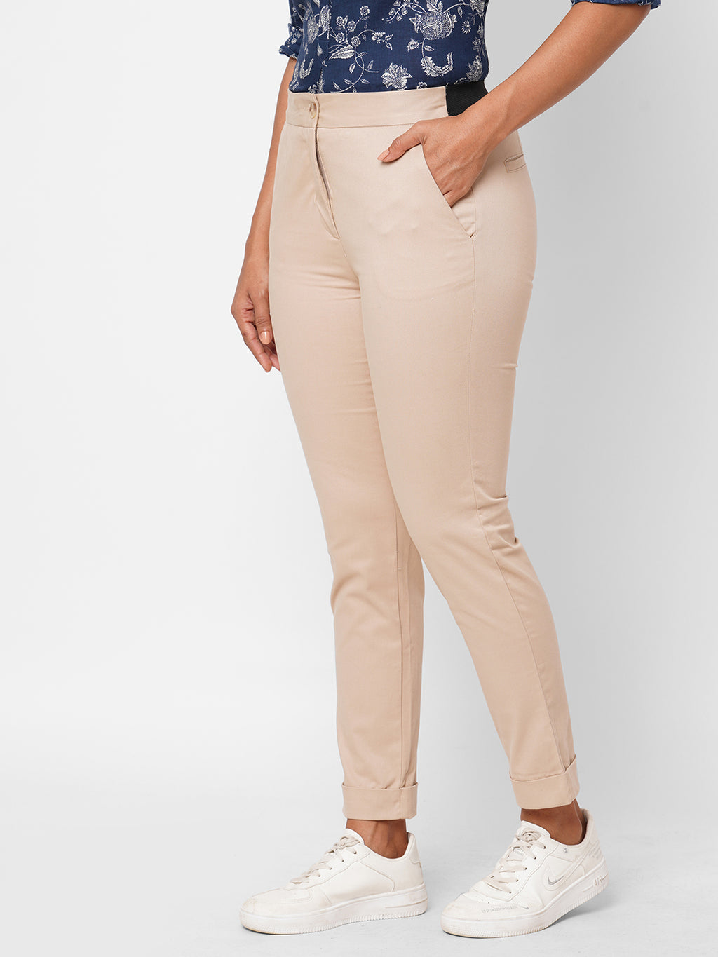 Women's Cotton Lycra Slim Fit Cropped Pant Beige